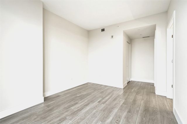 2960 NE 207th St 1108, Miami, FL 33180