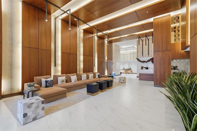 2960 NE 207th St 1108, Miami, FL 33180