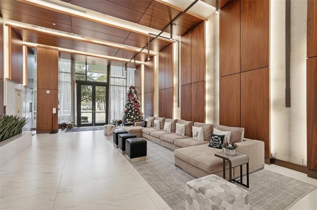 2960 NE 207th St 1108, Miami, FL 33180