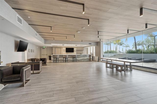 2960 NE 207th St 1108, Miami, FL 33180