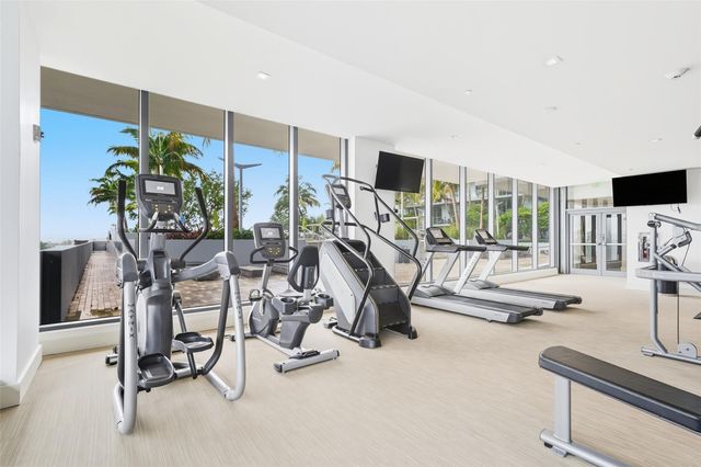 2960 NE 207th St 1108, Miami, FL 33180