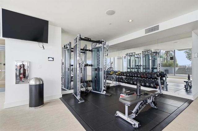 2960 NE 207th St 1108, Miami, FL 33180