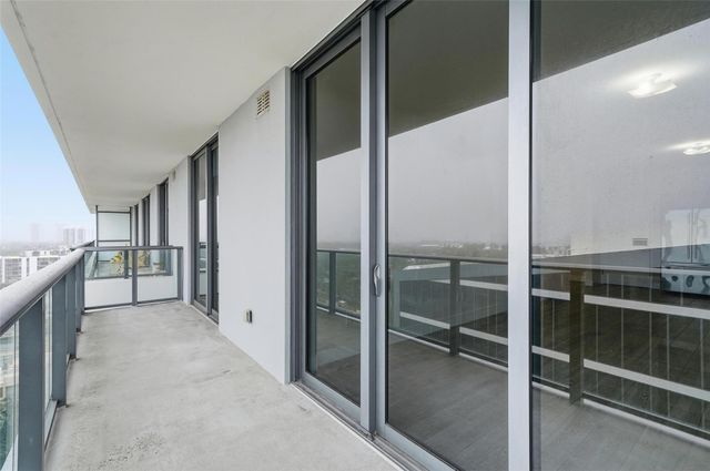 2960 NE 207th St 1108, Miami, FL 33180