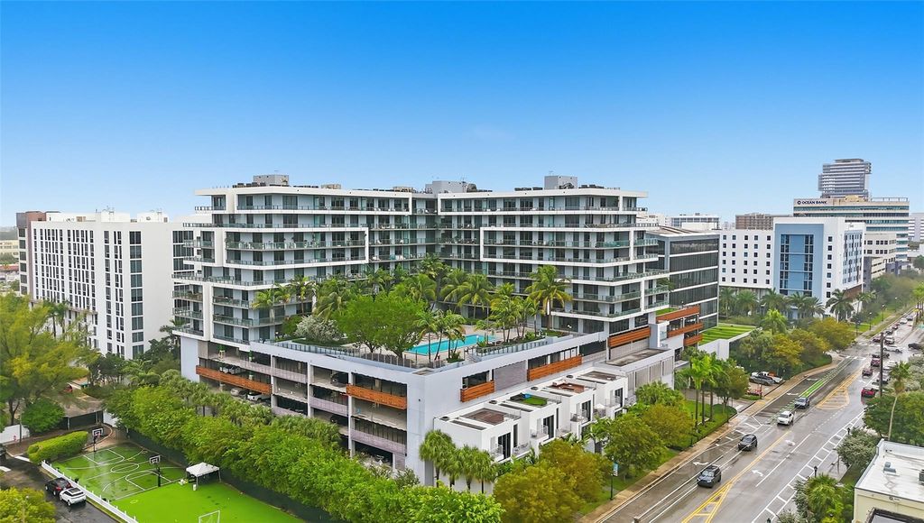 2960 NE 207th St 1108, Miami, FL 33180