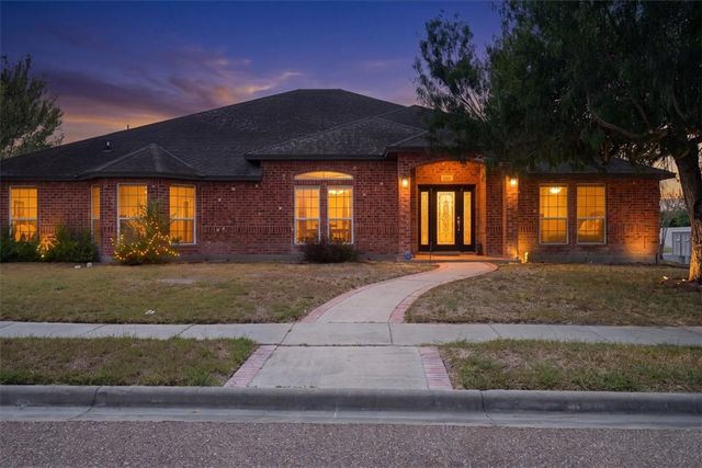 4201 Lake Apache Dr, Corpus Christi, TX 78413