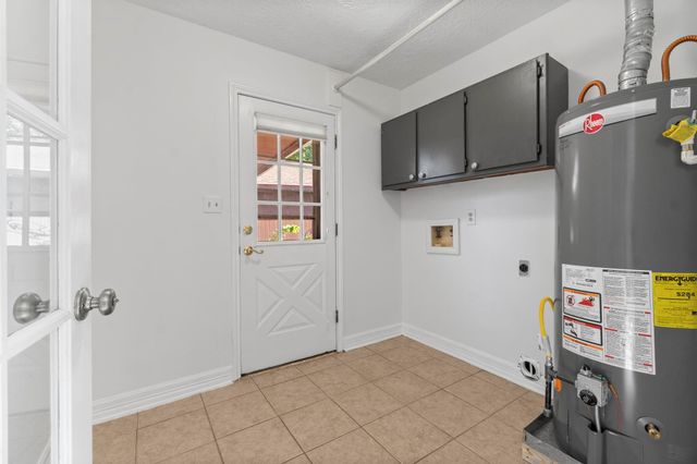 11841 Lakeview Manor Drive, Willis, TX 77318