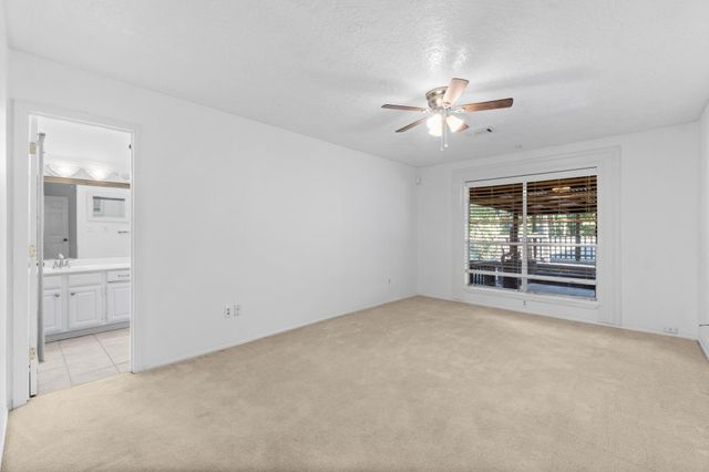 11841 Lakeview Manor Drive, Willis, TX 77318