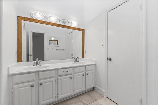 11841 Lakeview Manor Drive, Willis, TX 77318