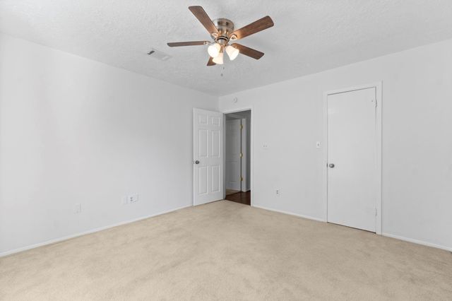 11841 Lakeview Manor Drive, Willis, TX 77318