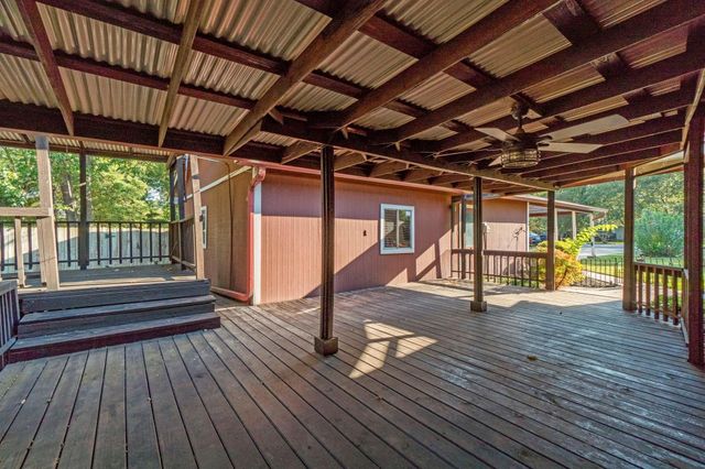 11841 Lakeview Manor Drive, Willis, TX 77318