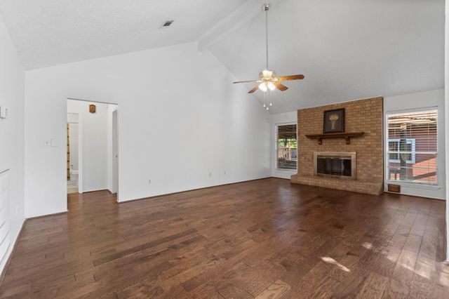 11841 Lakeview Manor Drive, Willis, TX 77318