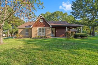 11841 Lakeview Manor Drive, Willis, TX 77318
