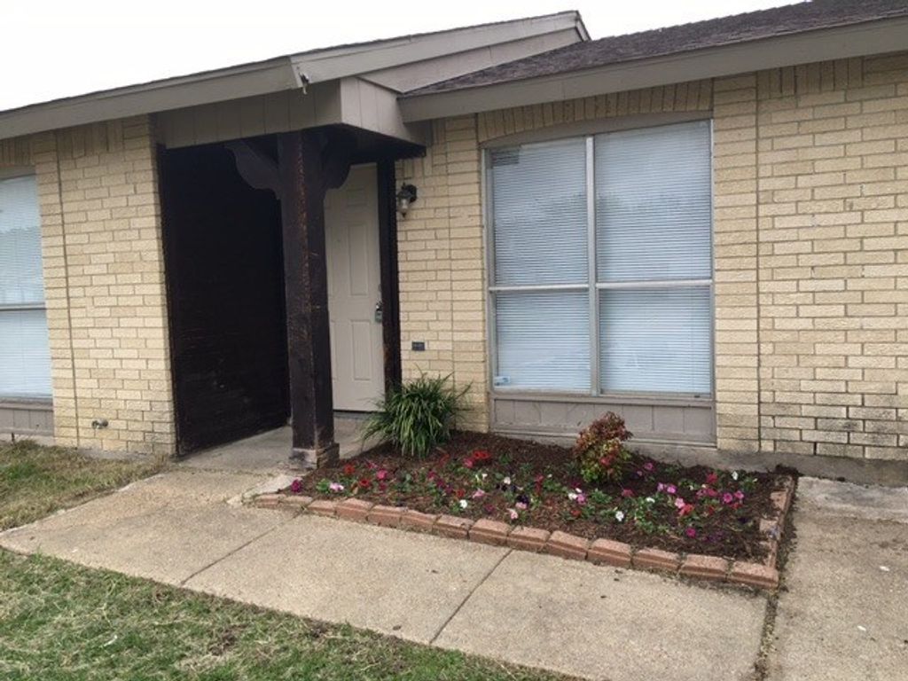 1413 Eagle Pass Drive, Garland, TX 75040