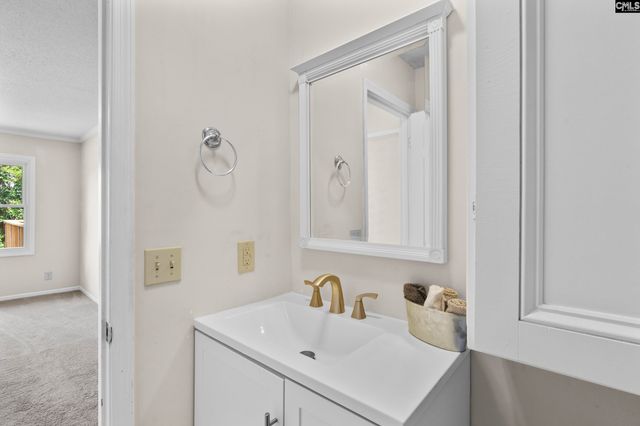 1015 Starcrest Road, West Columbia, SC 29172