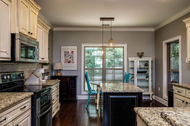 709 Smithfield, Jonesboro, AR 72401