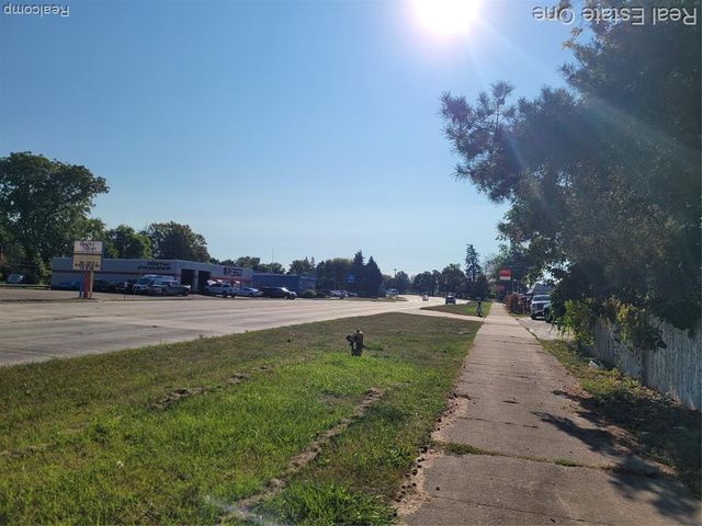 228 W Walton Boulevard, Pontiac, MI 48340