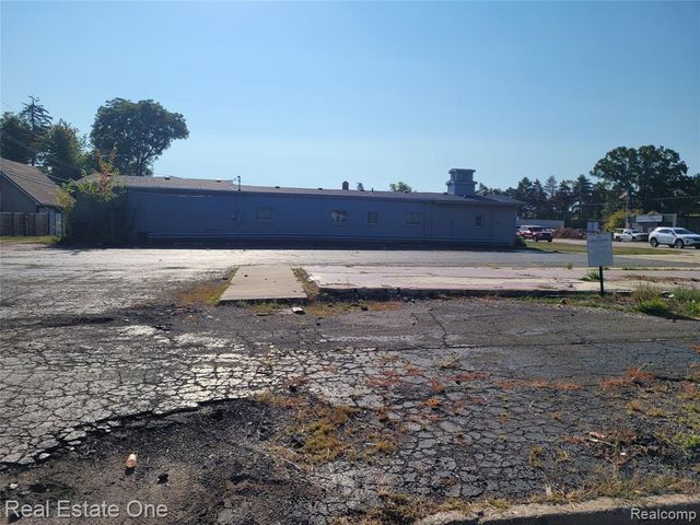 228 W Walton Boulevard, Pontiac, MI 48340