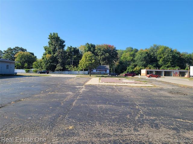 228 W Walton Boulevard, Pontiac, MI 48340