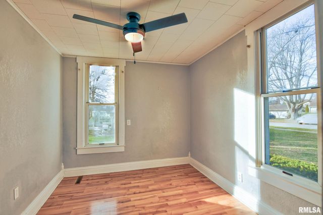 614 VIRGINIA Avenue, Taylorville, IL 62568