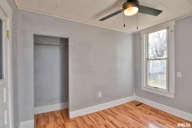 614 VIRGINIA Avenue, Taylorville, IL 62568