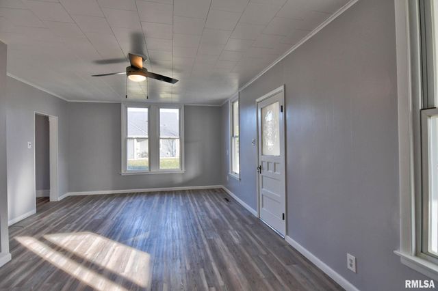 614 VIRGINIA Avenue, Taylorville, IL 62568