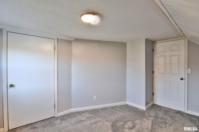 614 VIRGINIA Avenue, Taylorville, IL 62568