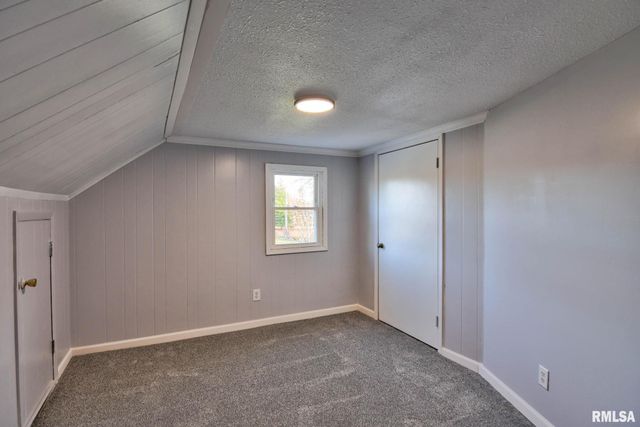 614 VIRGINIA Avenue, Taylorville, IL 62568