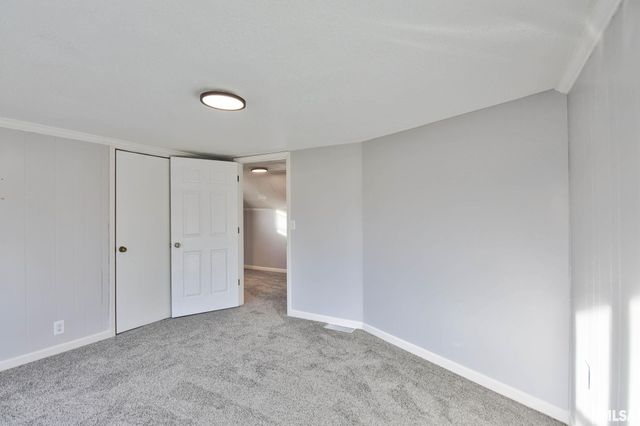 614 VIRGINIA Avenue, Taylorville, IL 62568