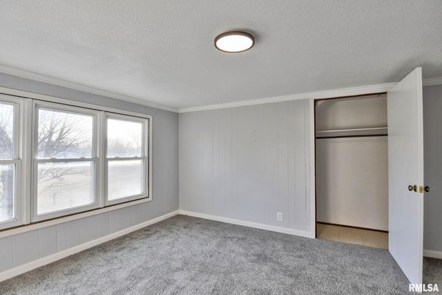 614 VIRGINIA Avenue, Taylorville, IL 62568