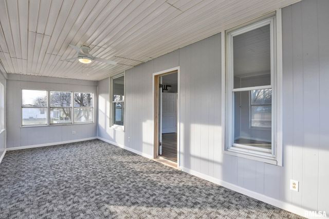 614 VIRGINIA Avenue, Taylorville, IL 62568