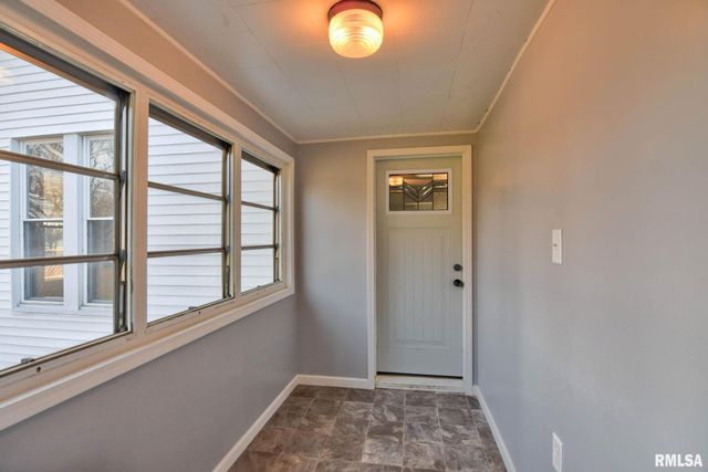 614 VIRGINIA Avenue, Taylorville, IL 62568