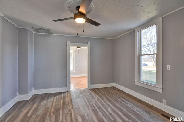 614 VIRGINIA Avenue, Taylorville, IL 62568