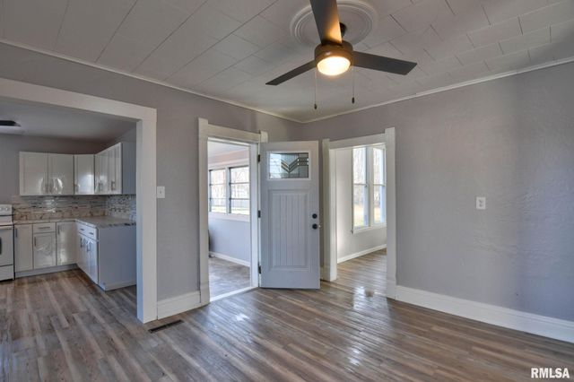 614 VIRGINIA Avenue, Taylorville, IL 62568