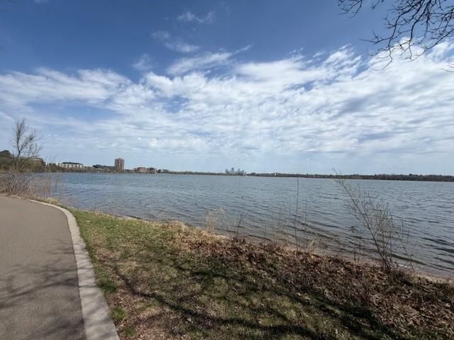 3128 W Bde Maka Ska Boulevard 417, Minneapolis, MN 55416