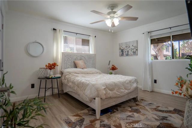 7554 Corbin 4, Reseda, CA 91335