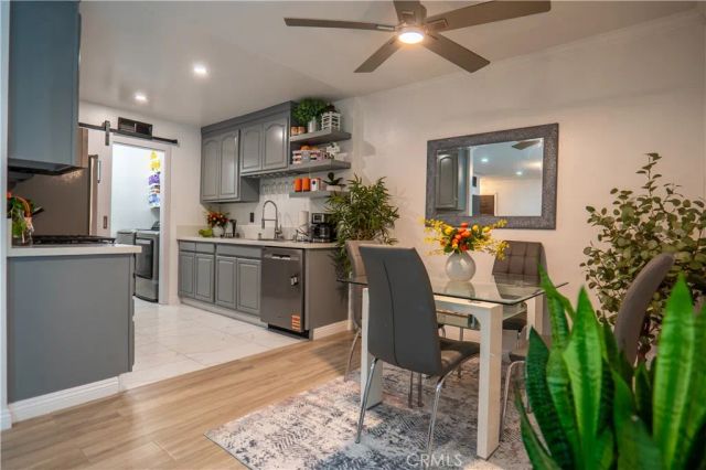 7554 Corbin 4, Reseda, CA 91335