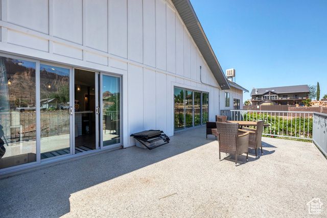 740 W UZONA AVE, Hildale, UT 84784