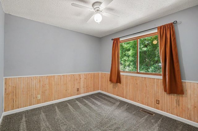 10609 Hummingbird Street NW, Coon Rapids, MN 55433