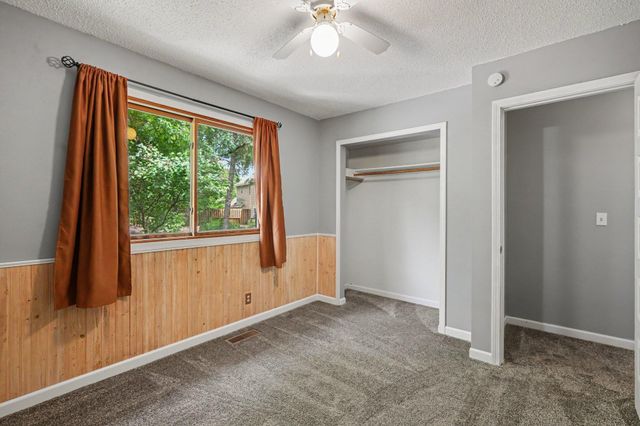 10609 Hummingbird Street NW, Coon Rapids, MN 55433