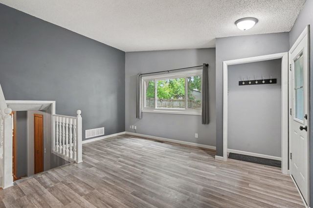 10609 Hummingbird Street NW, Coon Rapids, MN 55433