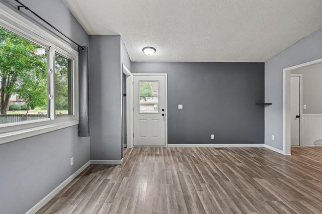 10609 Hummingbird Street NW, Coon Rapids, MN 55433