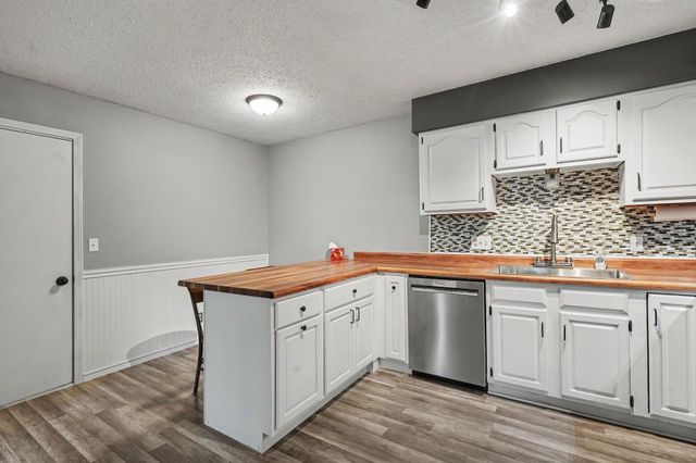 10609 Hummingbird Street NW, Coon Rapids, MN 55433
