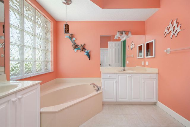 4220 Abington Woods Circle, Vero Beach, FL 32967