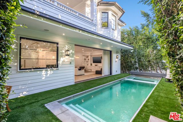 843 N Spaulding Avenue, Los Angeles, CA 90046