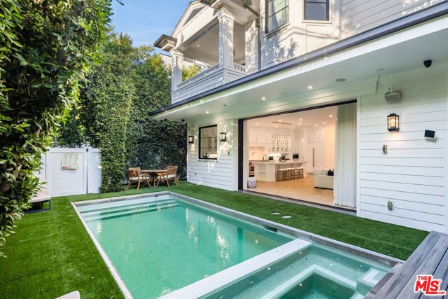 843 N Spaulding Avenue, Los Angeles, CA 90046