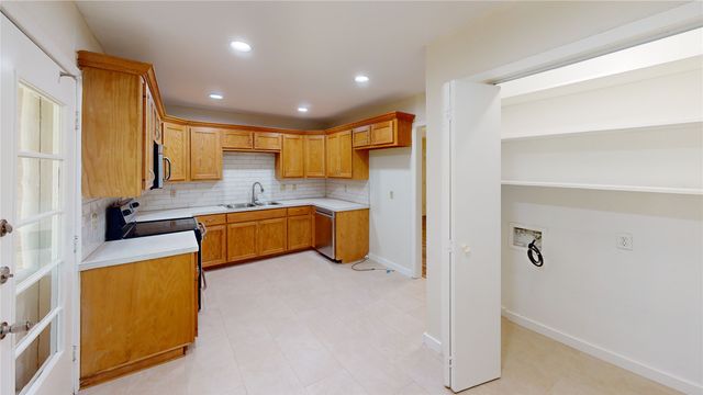 2413 N Lockhart Street, Sherman, TX 75092