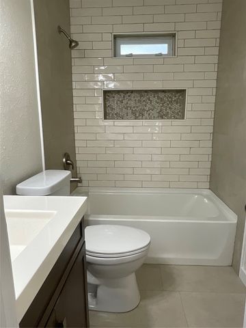 2413 N Lockhart Street, Sherman, TX 75092