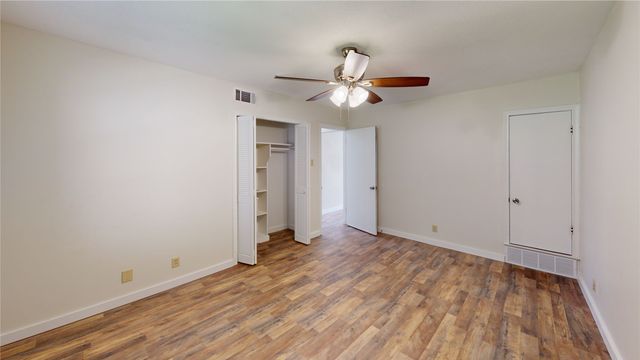 2413 N Lockhart Street, Sherman, TX 75092