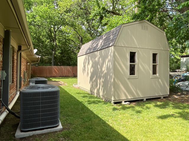 2413 N Lockhart Street, Sherman, TX 75092