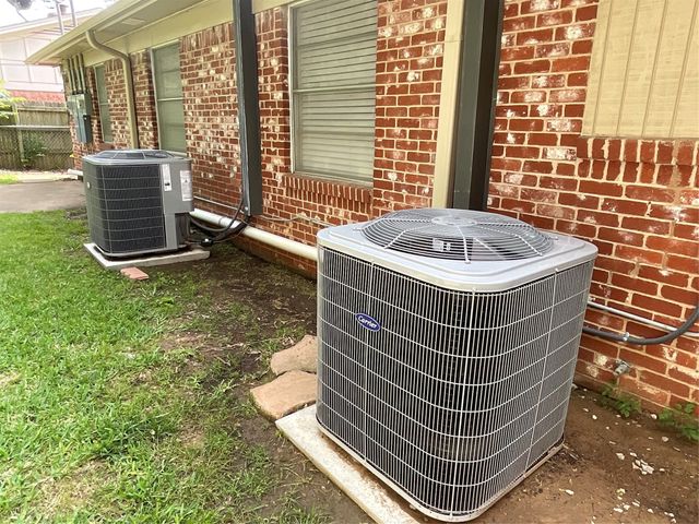 2413 N Lockhart Street, Sherman, TX 75092